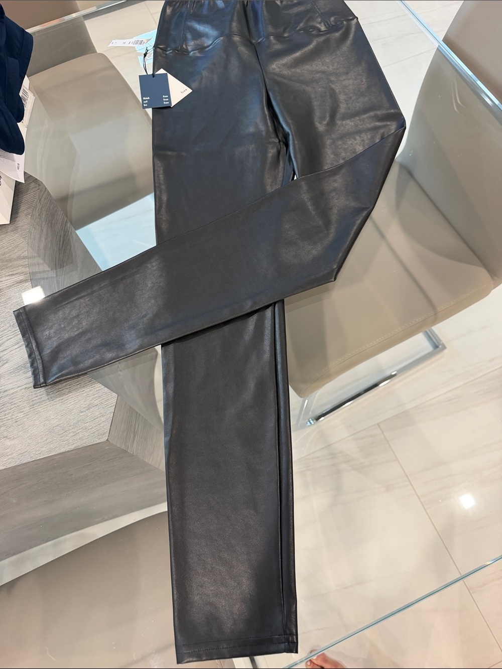 Aria Black Faux Leather Skinny Vegan leggings pants. Brand Nee. Medium.